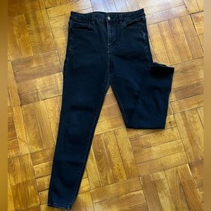Size 10 “Next Level Stretch” American Eagle skinny jeans.